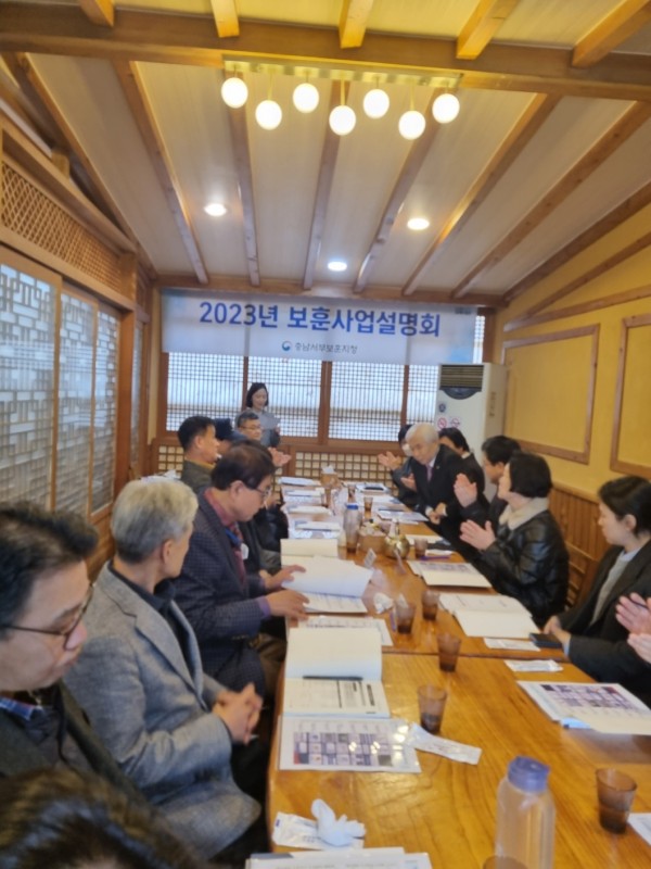 bd1a0a2cc7fb48cac190bf18180eef05.jpg