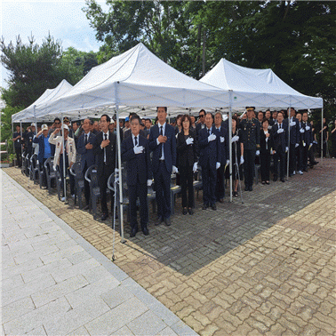 accedea2fb4a015b6b0acf884fe5595e.gif