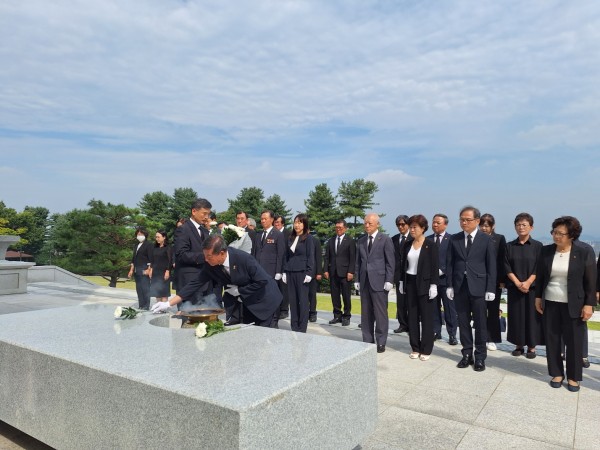 9월_앞산충혼탑_참배.jpg