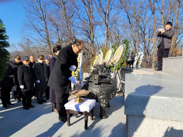 2601_참배2.jpg