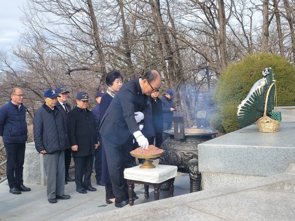 참배1.jpg