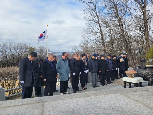 3월_참배.jpg